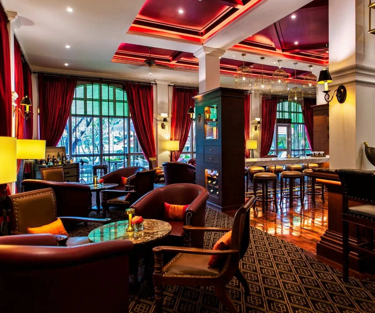 Explorer’s Tales - Champagne Bar