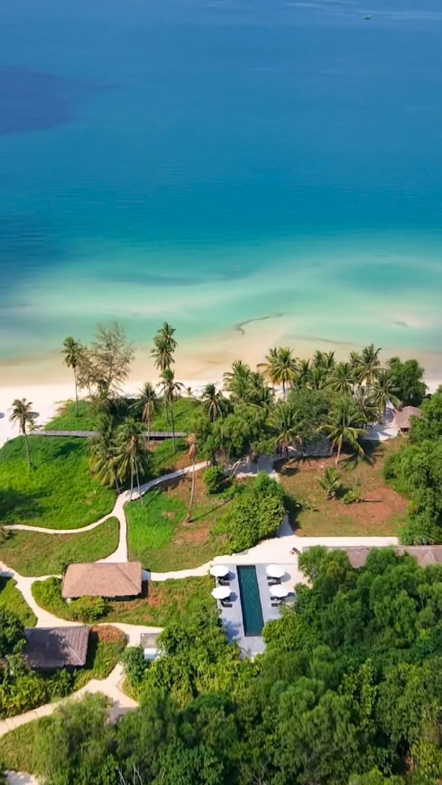🇰🇭🏆🏖️ The 9th most beautiful beach in the world is in Cambodia…

Koh Rong is