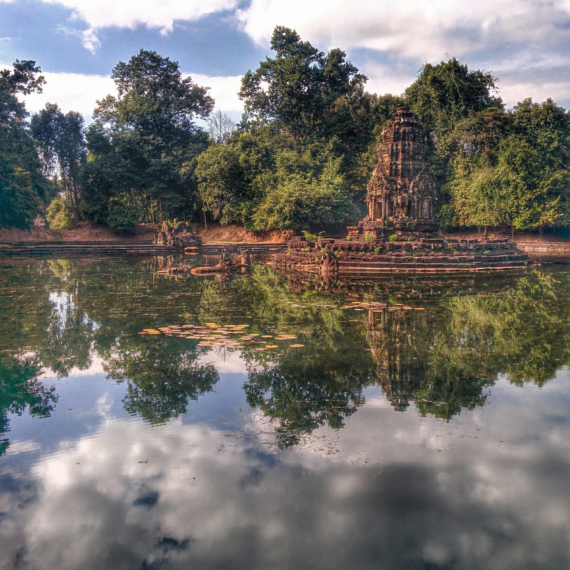 Neak Pean